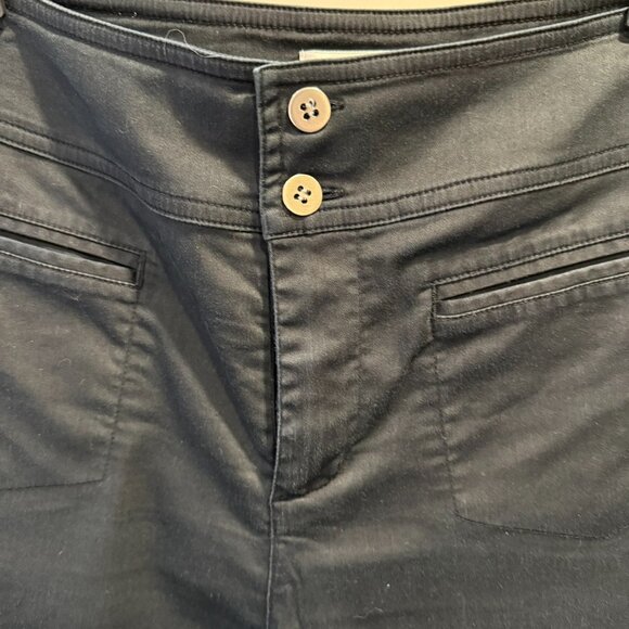 Chico's Black Pants (with a touch of spandex), Size 0 - Picture 2 of 4